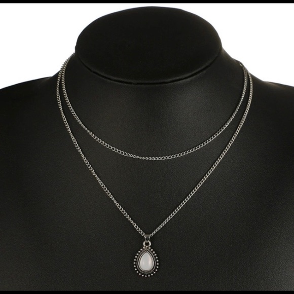 Gorgeous Double Horn Crescent Water Drop Necklace - Picture 3 of 8